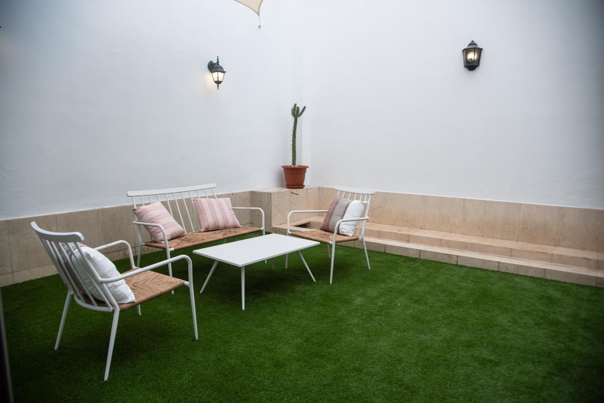 Tentudia Charming Apartments With Private Roof-Top Or Patio In San Bernardo By Ocityzen Sevilla Buitenkant foto