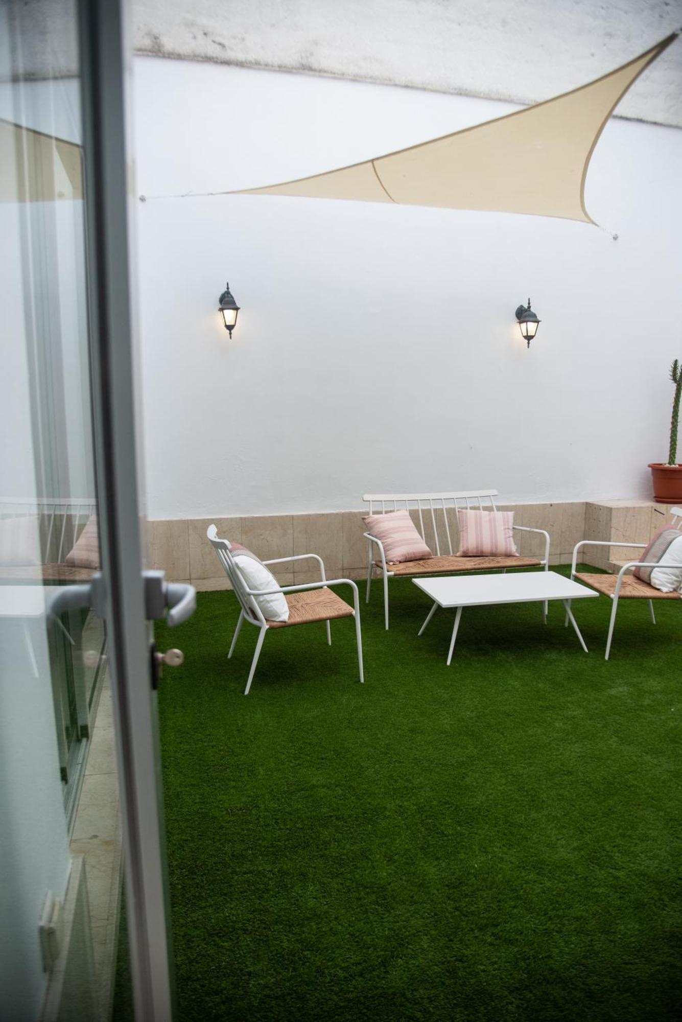 Tentudia Charming Apartments With Private Roof-Top Or Patio In San Bernardo By Ocityzen Sevilla Buitenkant foto