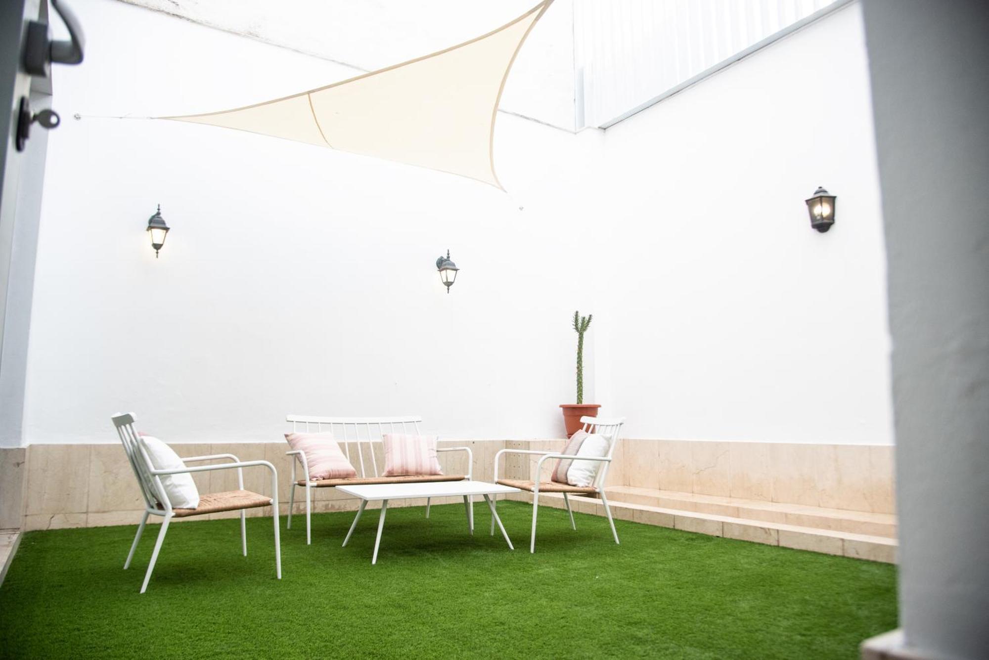 Tentudia Charming Apartments With Private Roof-Top Or Patio In San Bernardo By Ocityzen Sevilla Buitenkant foto